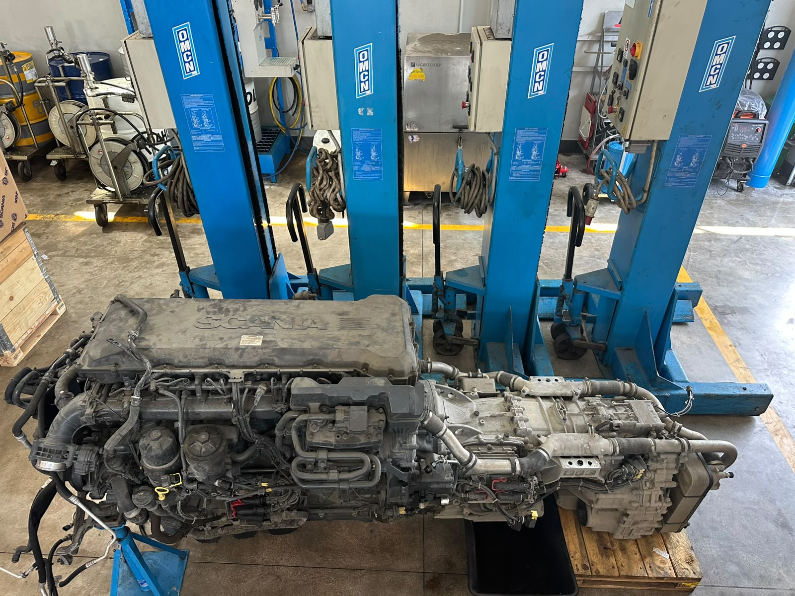 Officina meccanica per autocarri